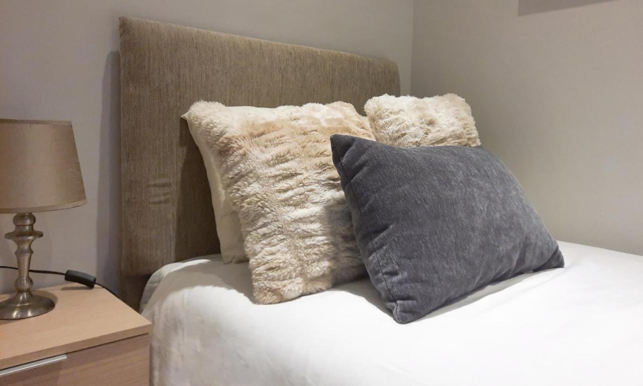Cozy Rooms - Great Bus Connections - Free Parking Моста Экстерьер фото