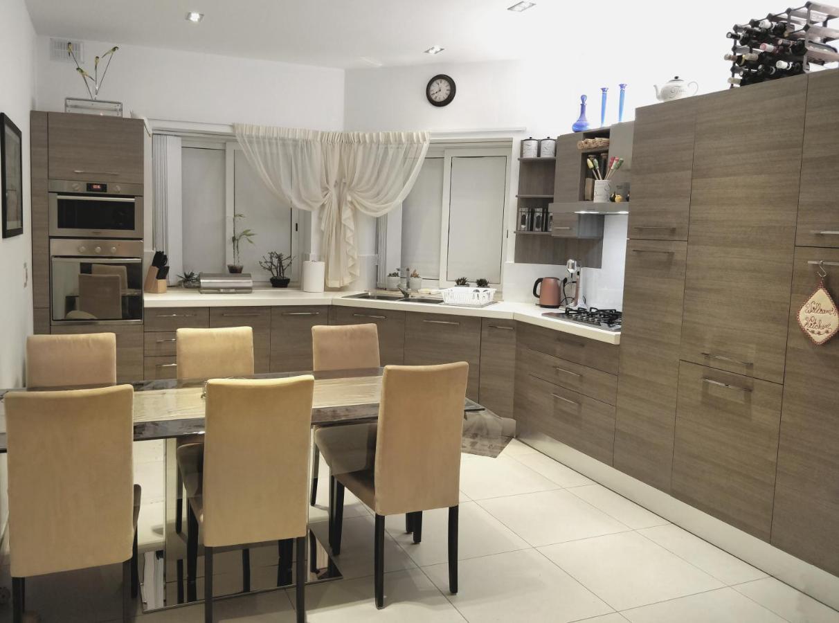 Cozy Rooms - Great Bus Connections - Free Parking Моста Экстерьер фото